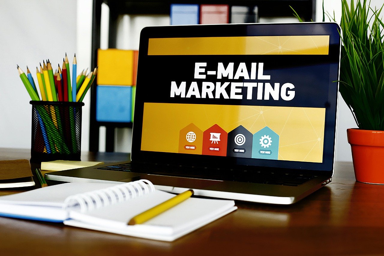 email-marketing-ordenador